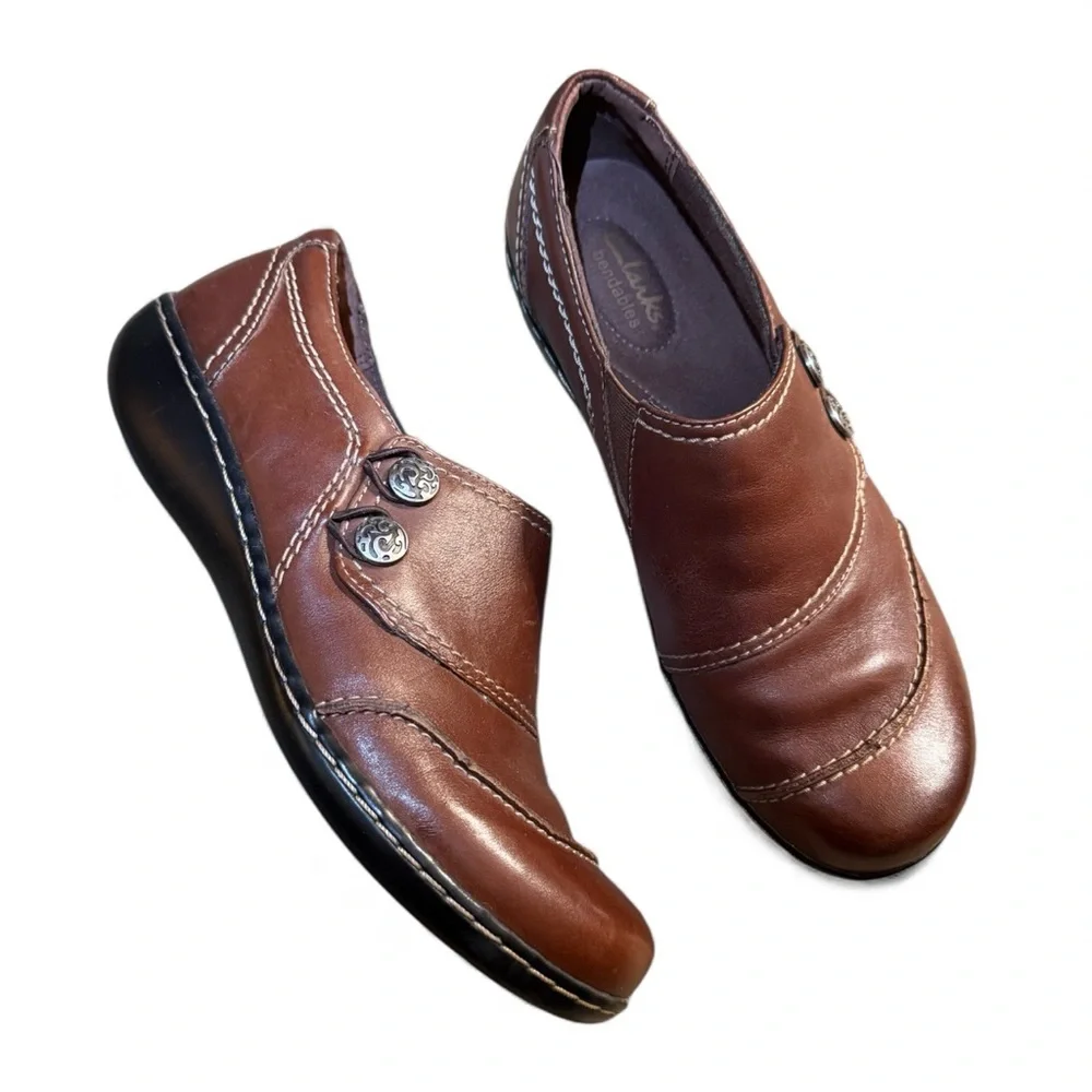 CLARKS Brown Leather Women’s Slip-On Shoes - US Size 8 M - EUC